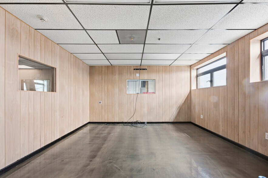 More Photos Of 200 Meacham Ave, Elmont Warehouse For Lease