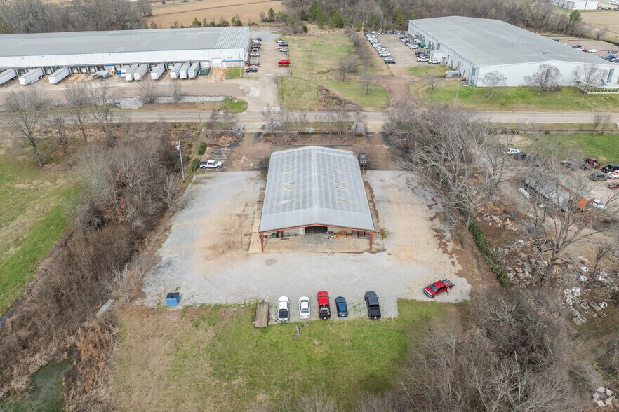More Photos Of 238 Commercial Pky, Canton Flex For Lease