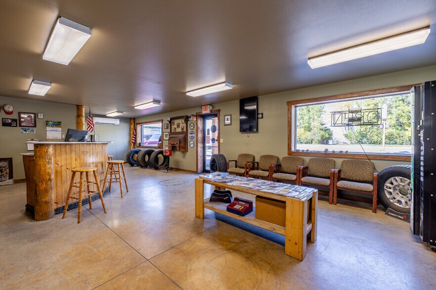 More Photos Of 2130 Big Horn Ave, Cody General Retail For Sale