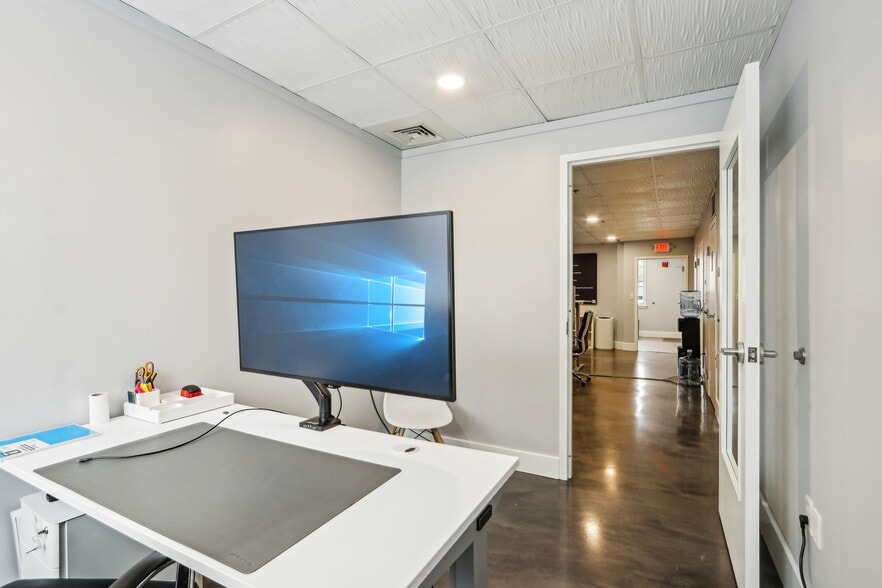 More Photos Of 100 Conifer Hill Dr, Danvers Office For Lease