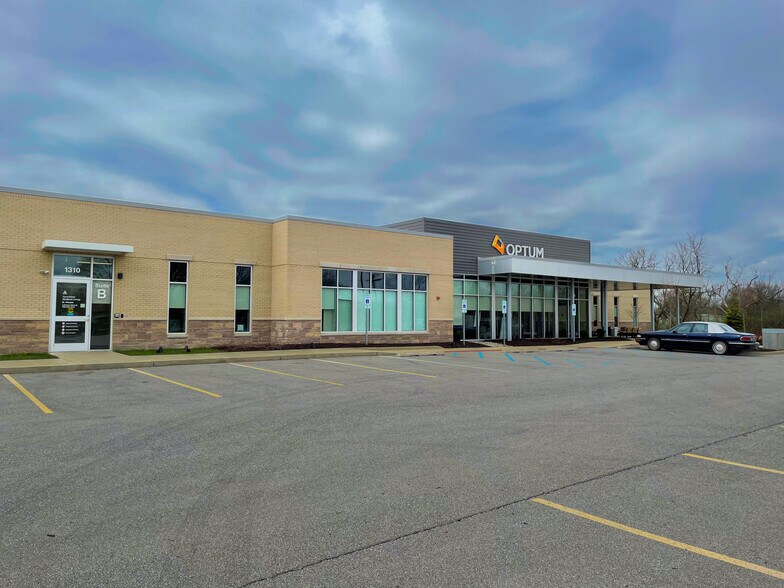 Primary Photo Of 1310 S Lebanon St, Lebanon Medical For Lease