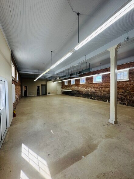 More Photos Of 11 School St, Watkinsville Office For Lease