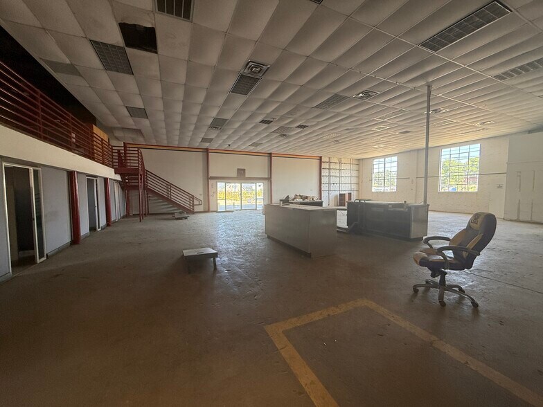 More Photos Of 905-945 N Market St, Shreveport Industrial For Sale