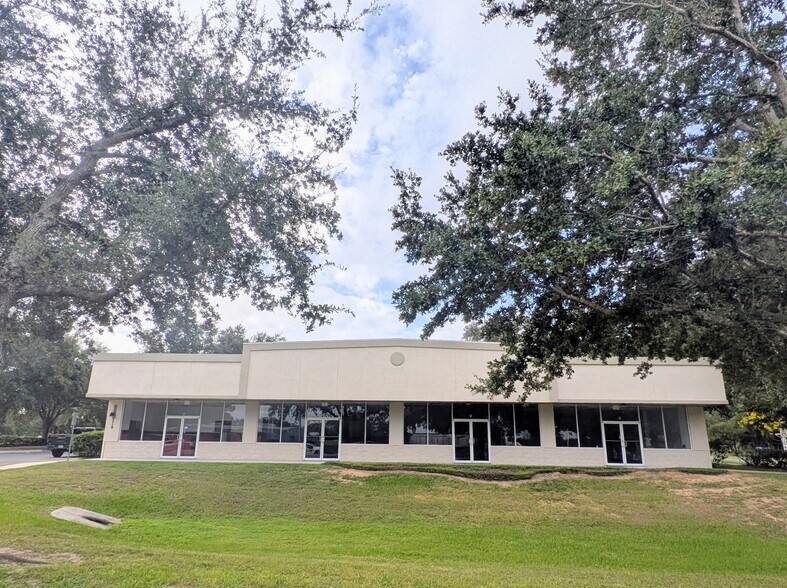 More Photos Of 219 W Meyers Ave, Mascotte Unknown For Sale