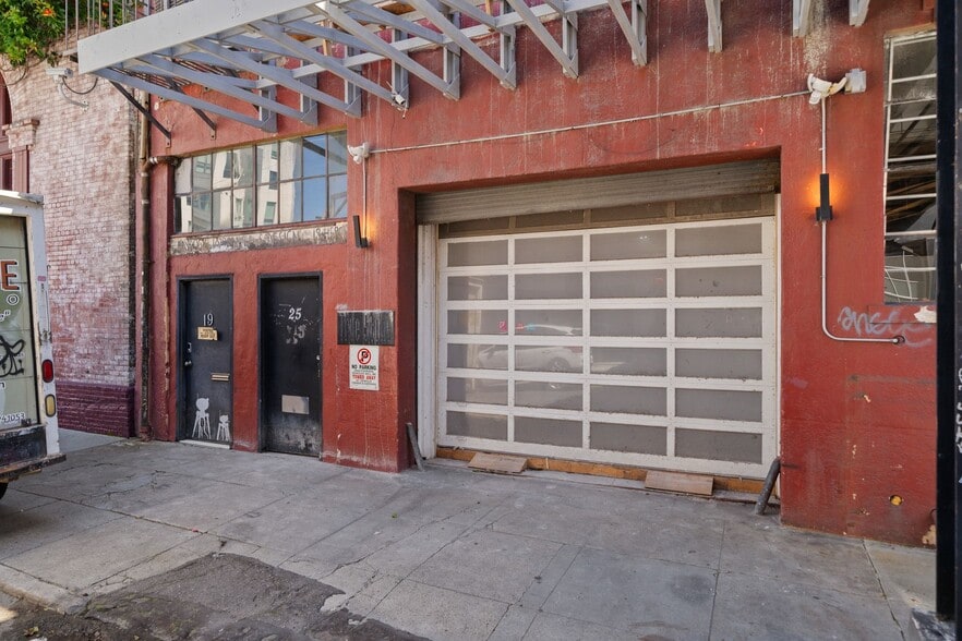 More Photos Of 19 Heron St, San Francisco Warehouse For Lease