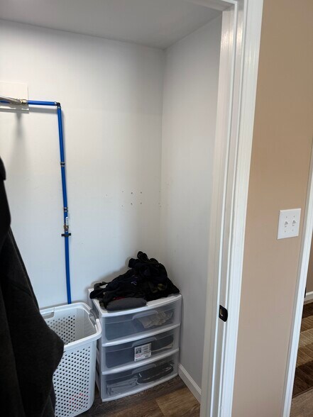 More Photos Of 4881 Pittsburgh Rd, Harrisville Light Distribution For Sale