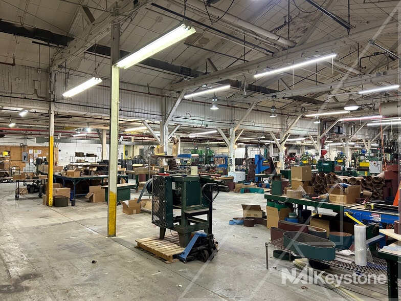 More Photos Of 601-637 Hiesters Ln, Reading Warehouse For Lease