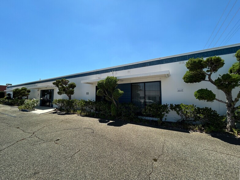 Primary Photo Of 9015-9025 Fullbright Ave, Chatsworth Warehouse For Lease