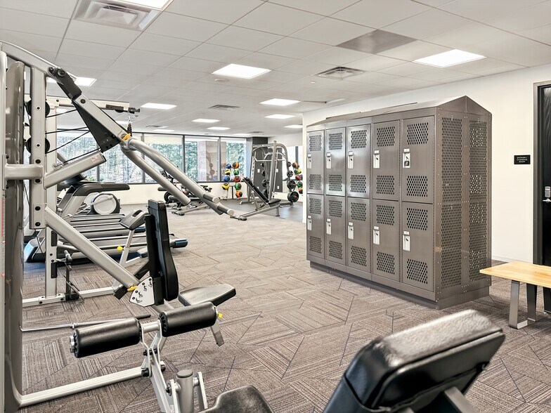 More Photos Of 100 Enterprise Dr, Rockaway Coworking Space