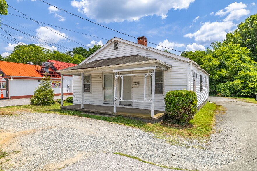 More Photos Of 1938 E Market St, Greensboro Office For Sale