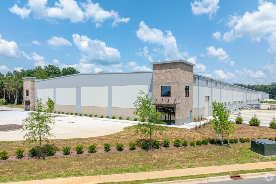 More Photos Of 2139 Logistics Way, Murfreesboro Unknown For Lease