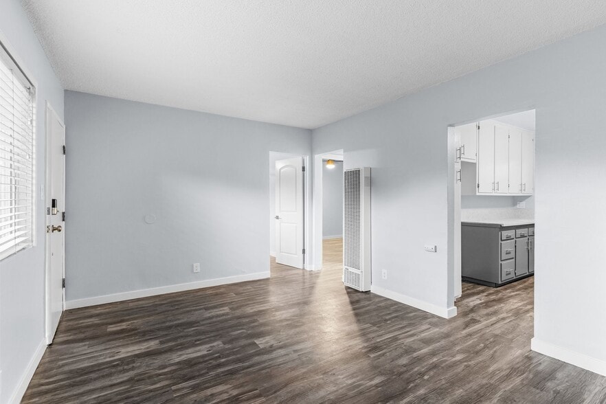 More Photos Of 925 E 19th St, Long Beach Apartments For Sale