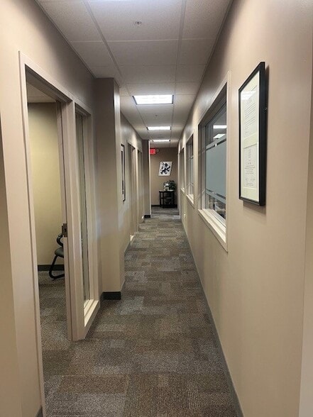 More Photos Of 100 Bradford Rd, Wexford Medical For Lease