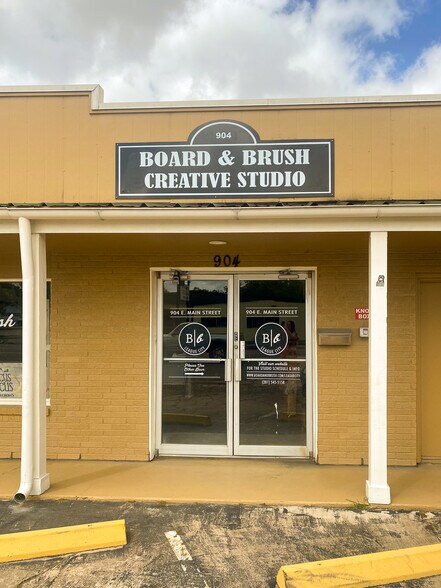 More Photos Of 902-908 E Main St, League City Storefront Retail Office For Lease