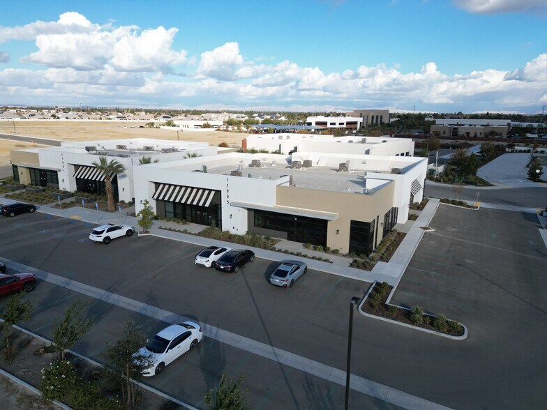 More Photos Of 11905 Bolthouse Dr, Bakersfield Unknown For Lease