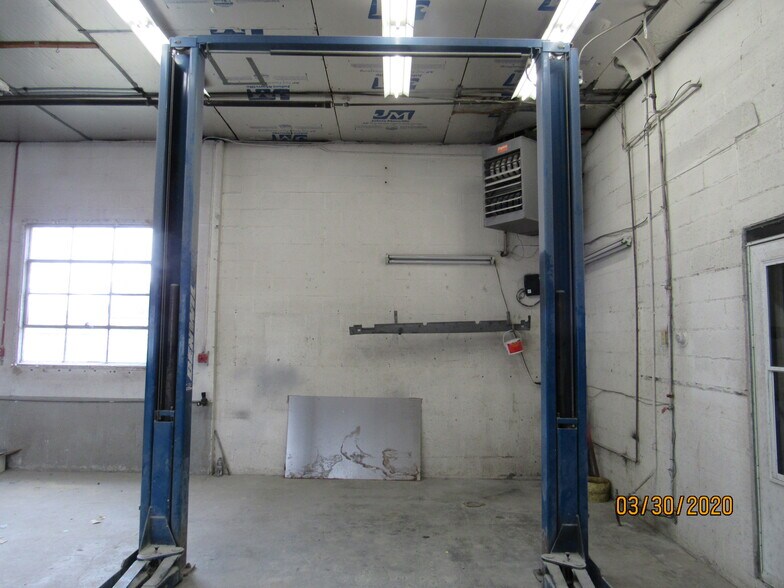 More Photos Of 19560 Burnham Ave, Lynwood Auto Repair For Sale