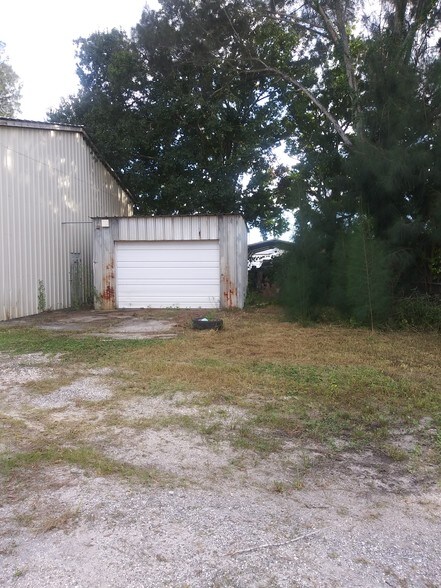 More Photos Of 5017 N Coolidge Dr, Tampa Warehouse For Lease