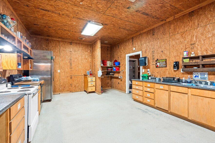 More Photos Of 5810 US Highway 259 N, Naples Freestanding For Sale