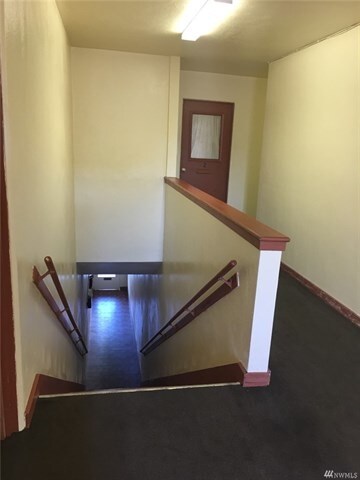 More Photos Of 23 Basin St SW, Ephrata Storefront Retail Residential For Lease