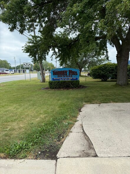 More Photos Of 5516 Torrey Rd, Flint Medical For Sale