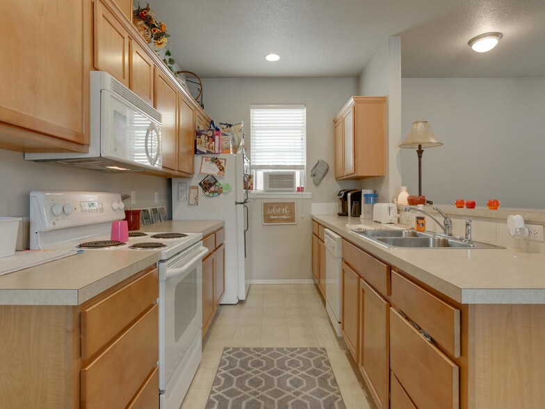 More Photos Of 1647 NE Market Dr, Fairview Apartments For Sale