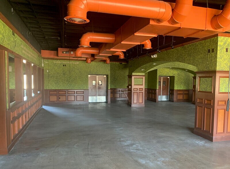 More Photos Of 2290 S Stemmons Fwy, Lewisville Restaurant For Sale