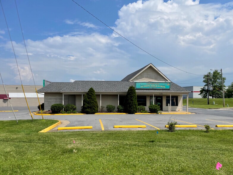 More Photos Of 130-190 Delco Plz, Winchester Unknown For Lease