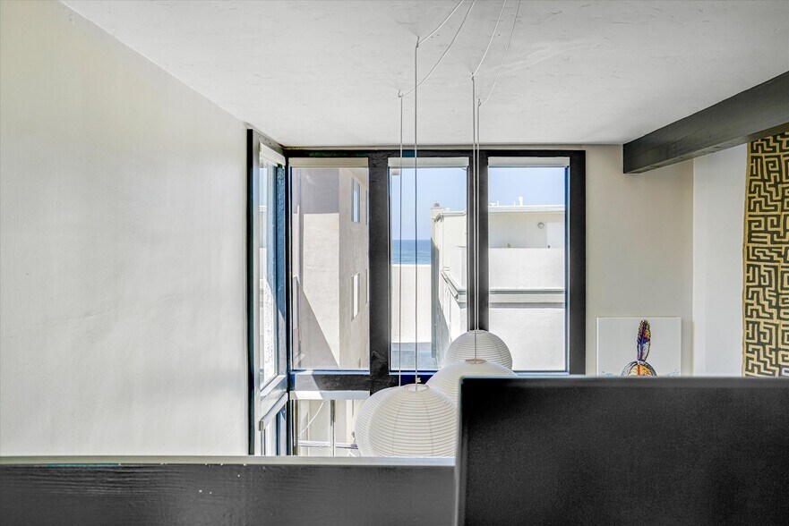 More Photos Of 14 Mast, Marina Del Rey Apartments For Sale