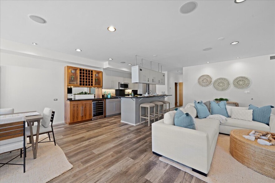 More Photos Of 123 Richmond St, El Segundo Storefront Retail Residential For Lease