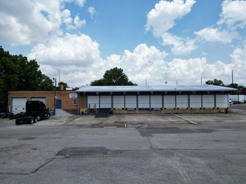 More Photos Of 1401 W Ray St, Indianapolis Truck Terminal For Lease