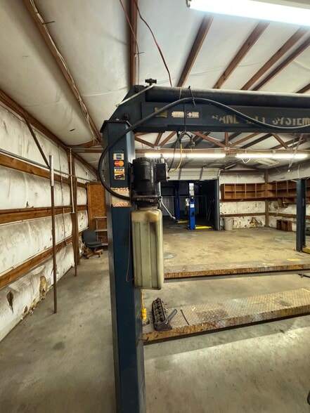More Photos Of 15083 Highway 155 S, Tyler Warehouse For Sale