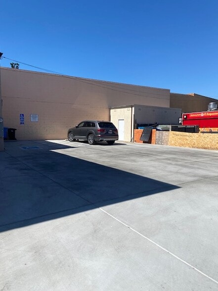 More Photos Of 2557 El Camino Real, Redwood City Storefront Retail Office For Lease