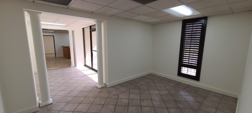 More Photos Of 10615 Chandler Blvd, North Hollywood Industrial For Lease