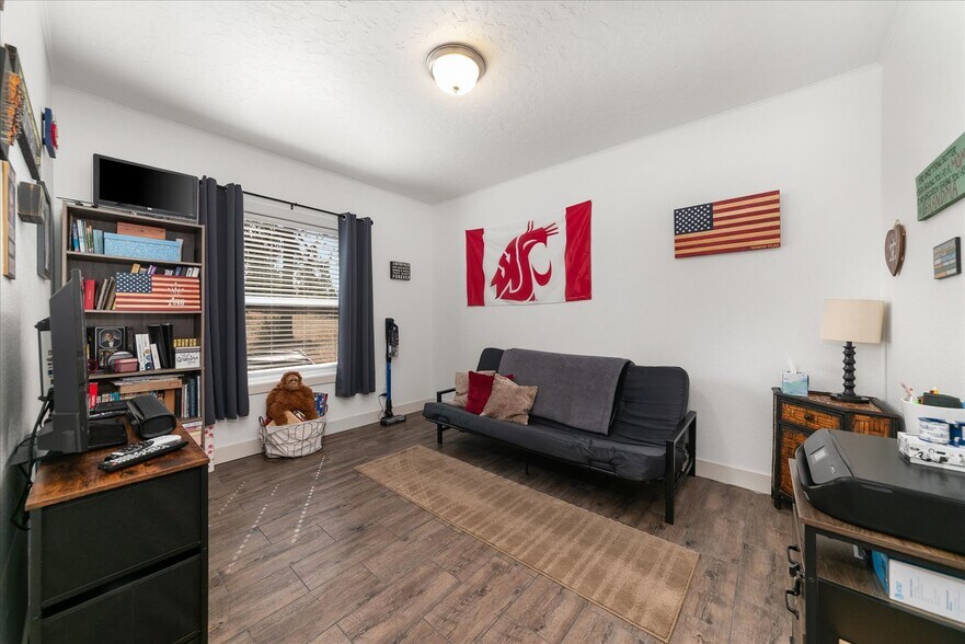More Photos Of 6297 Sundown Dr, Nine Mile Falls Specialty For Sale