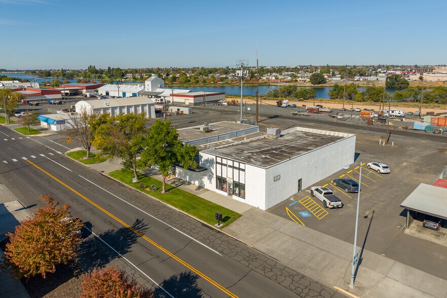 More Photos Of 610 E Broadway Ave, Moses Lake Freestanding For Lease