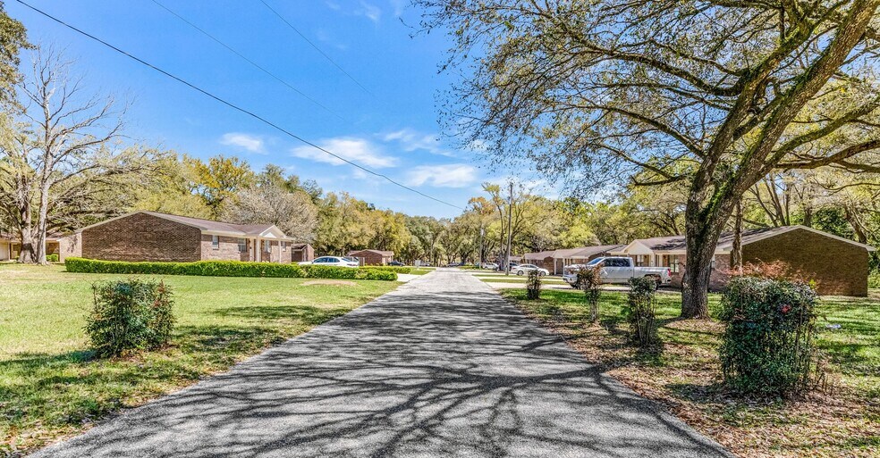 More Photos Of 8640 Jernigan Rd, Pensacola Apartments For Sale