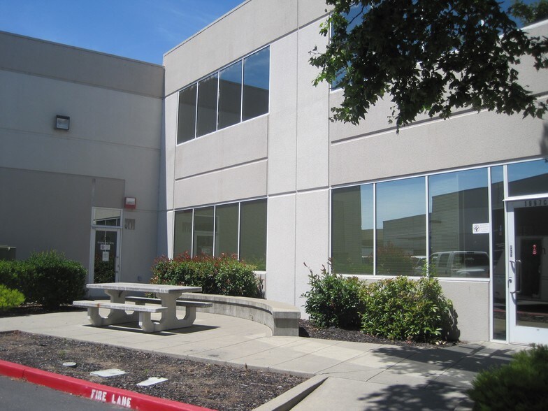 More Photos Of 1997 S McDowell Blvd, Petaluma Warehouse For Lease