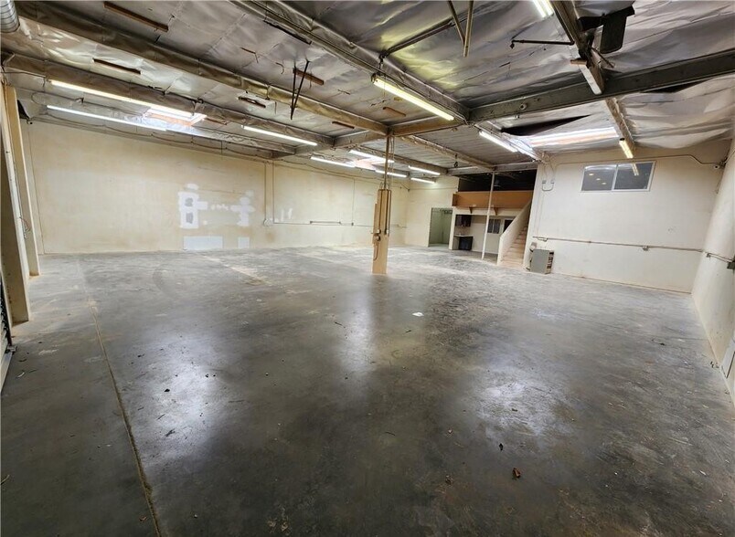 More Photos Of 12970 Branford St, Pacoima Warehouse For Lease