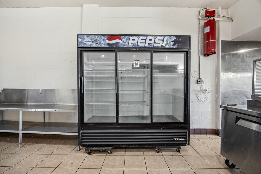 More Photos Of 33027 Road 159, Ivanhoe General Retail For Sale