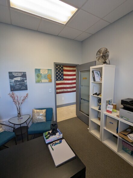 More Photos Of 7065 Westpointe Blvd, Orlando Loft Creative Space For Sale