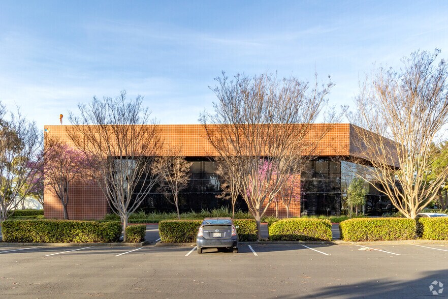 More Photos Of 2581 Junction Ave, San Jose Research And Development For Lease