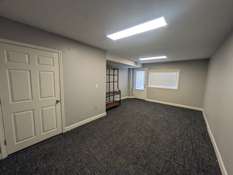 More Photos Of 545 Sherman St, Emporia Office For Lease