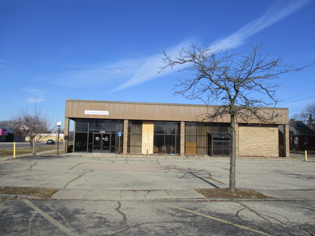 More Photos Of 12300 Morang Rd, Detroit Bank For Lease