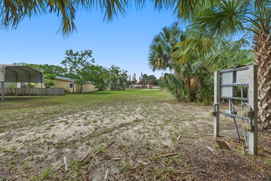 More Photos Of 3526 Ellis Ln, Mims Freestanding For Sale