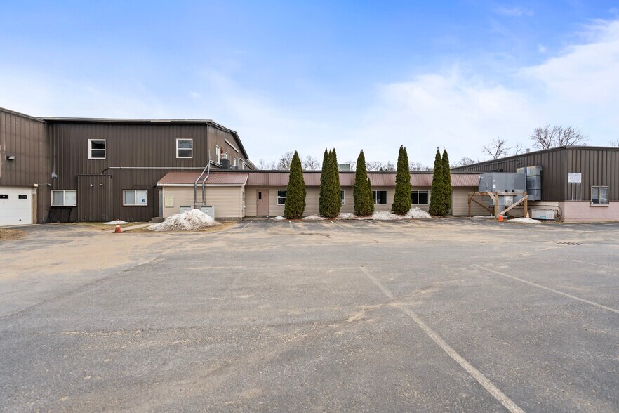 More Photos Of 27 Kent St, Ballston Spa Warehouse For Lease