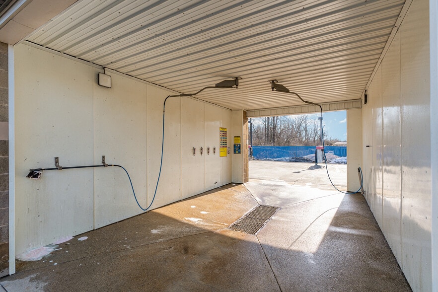 More Photos Of 1012 Hospital Dr, Batavia Carwash For Sale