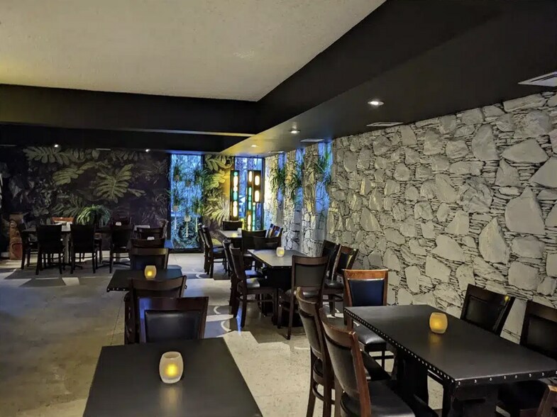 More Photos Of 411 E Palm Canyon Dr, Palm Springs Hotel For Sale