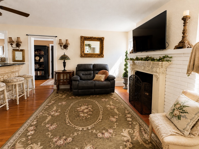 More Photos Of 15 West St, Lake George Hospitality For Sale