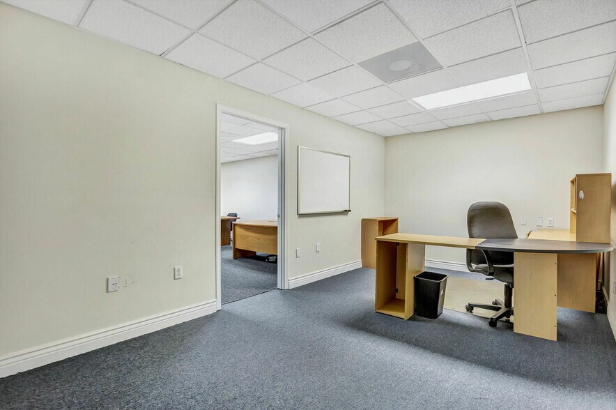 More Photos Of 902 E New Haven Ave, Melbourne Coworking Space