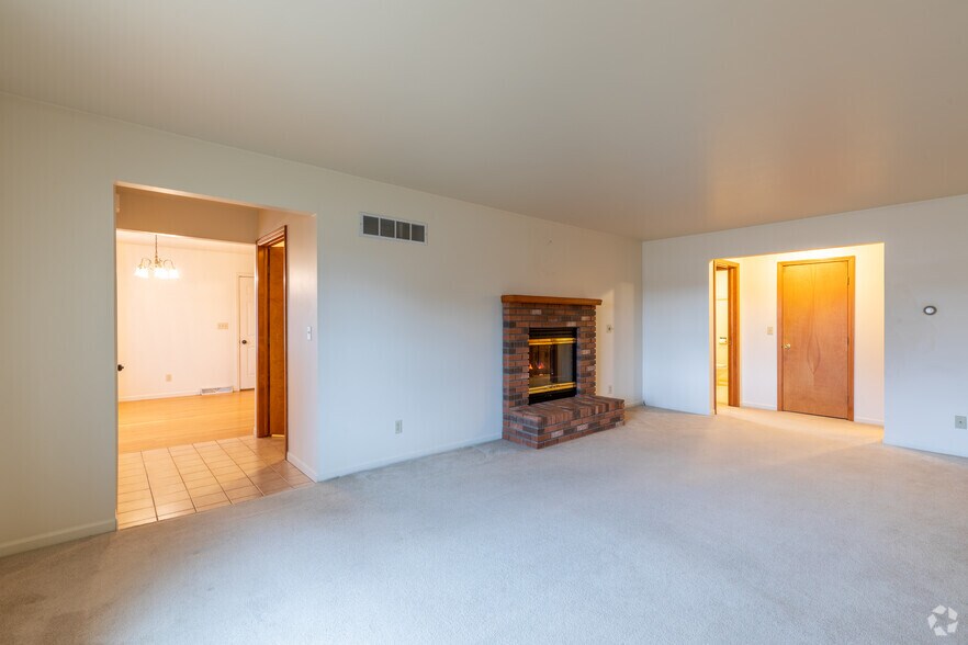 More Photos Of 1571 N Hickory Rd, Owosso Apartments For Sale